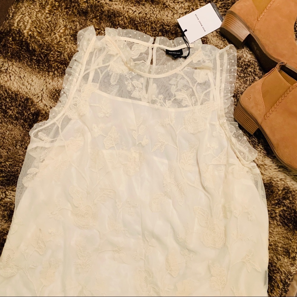 Ruffle Short Sleeved Lace Blouse